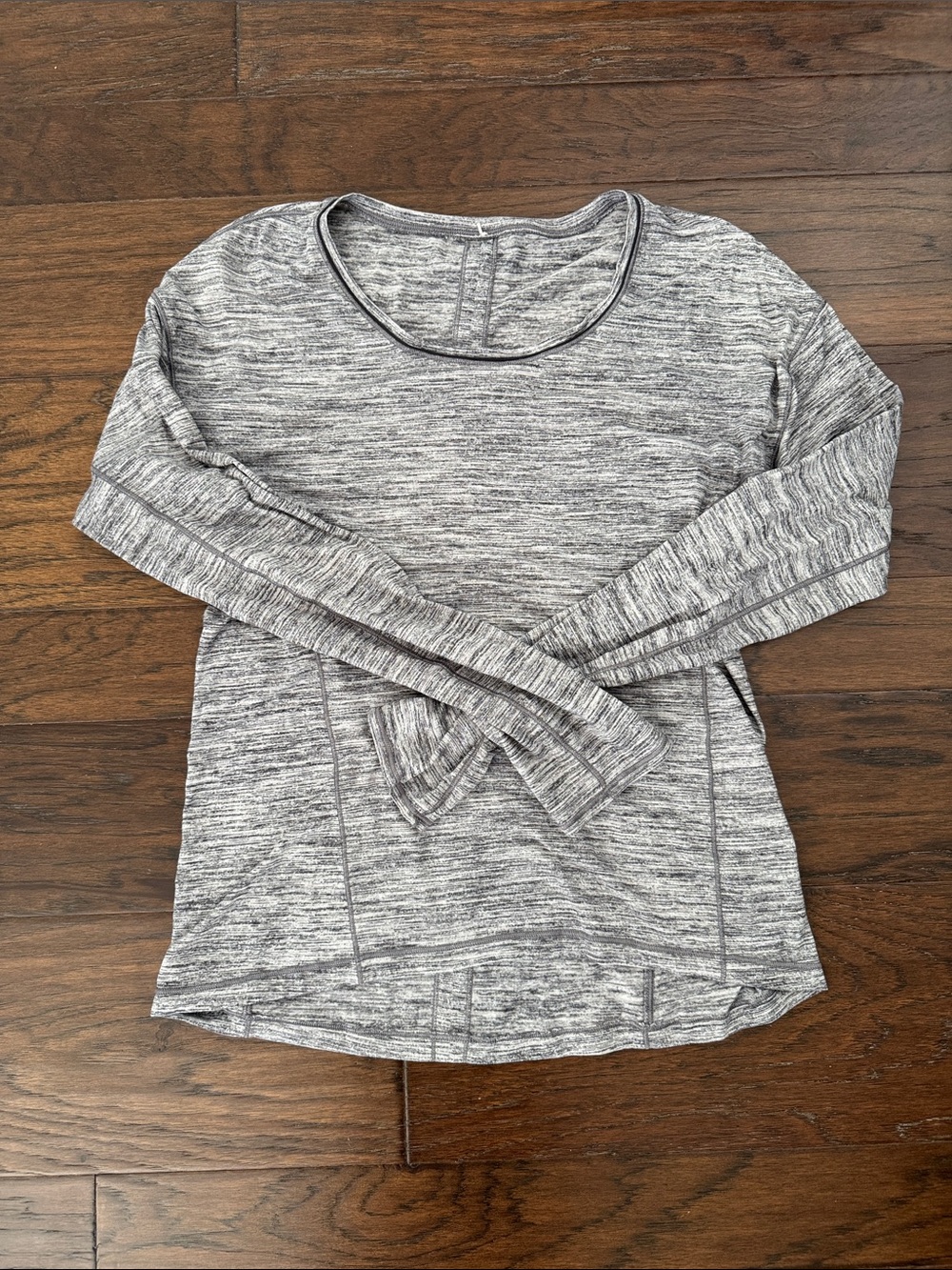 Lululemon Heather Gray Long Sleeve Athletic Top sz S